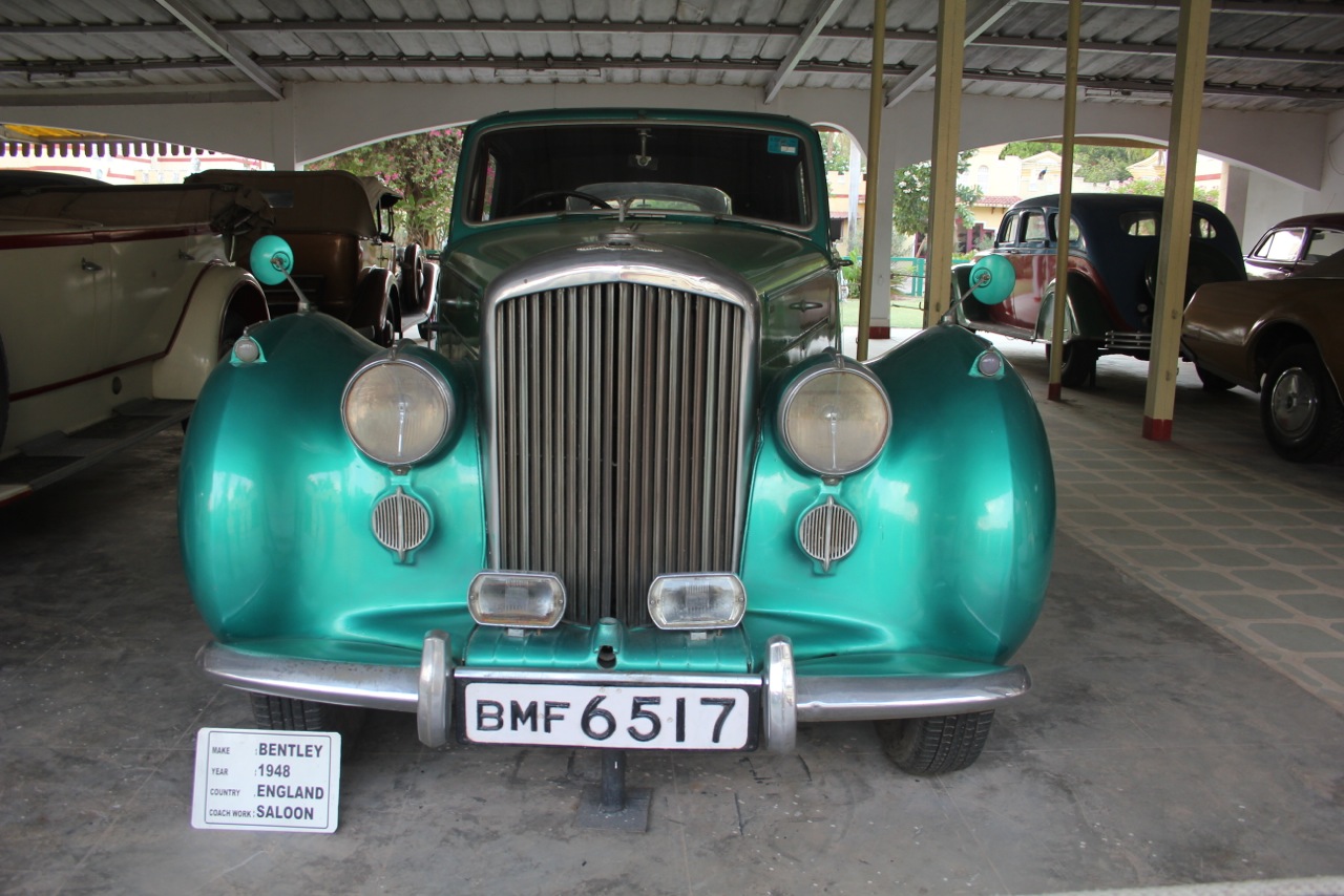 An eye catching Bentley from 1948