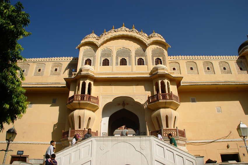 Entrance to Hawa Mahal